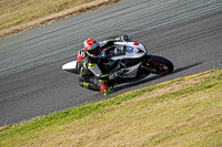 anglesey-no-limits-trackday;anglesey-photographs;anglesey-trackday-photographs;enduro-digital-images;event-digital-images;eventdigitalimages;no-limits-trackdays;peter-wileman-photography;racing-digital-images;trac-mon;trackday-digital-images;trackday-photos;ty-croes